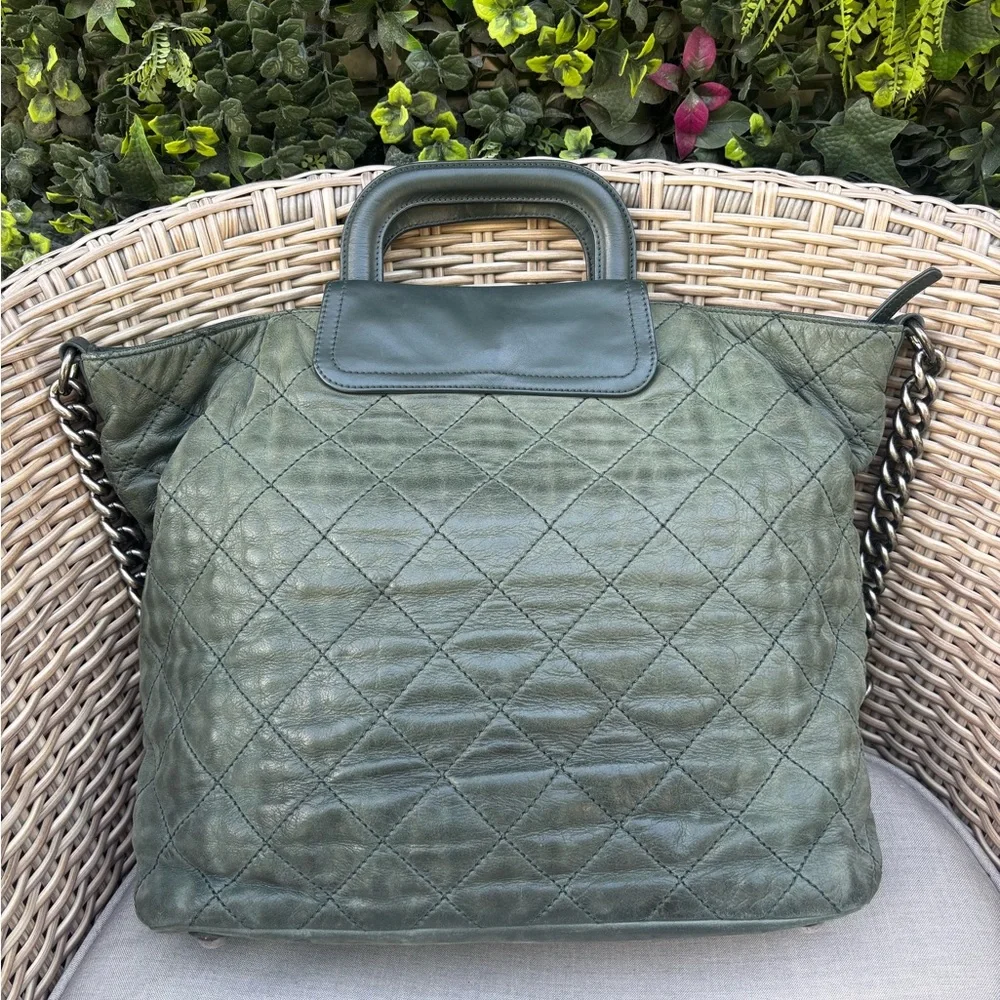 Authentic CHANEL in the mix iridescent khaki green tote 2011 winter collection